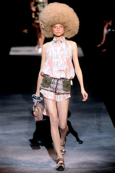 Look 26